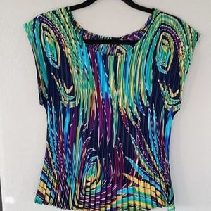 Psychedelic Pleated Expandable Top with Cap Sleeve